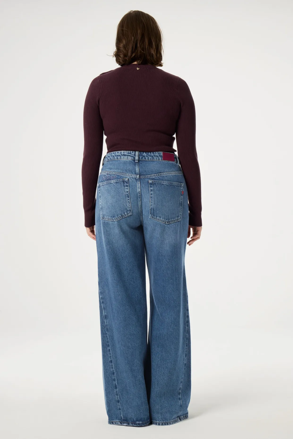 Lillian Slim Pullover