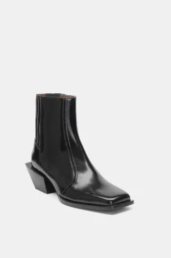 Tika Boot